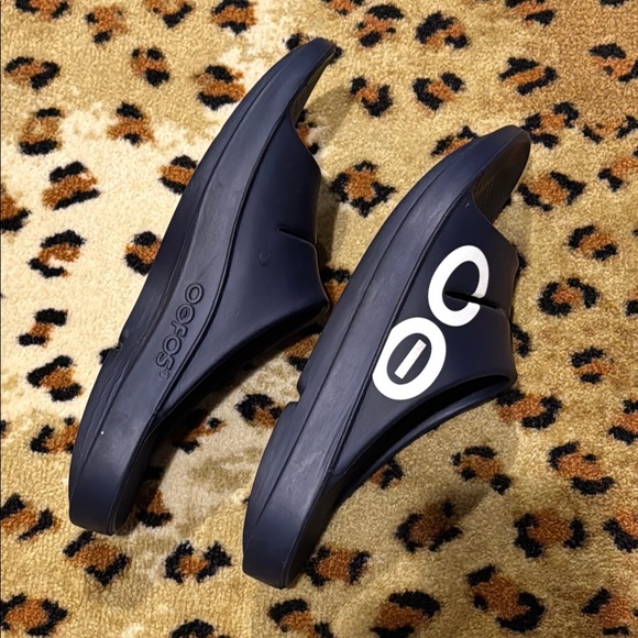 OOFOS OOahh Slide - Picture 5 of 6